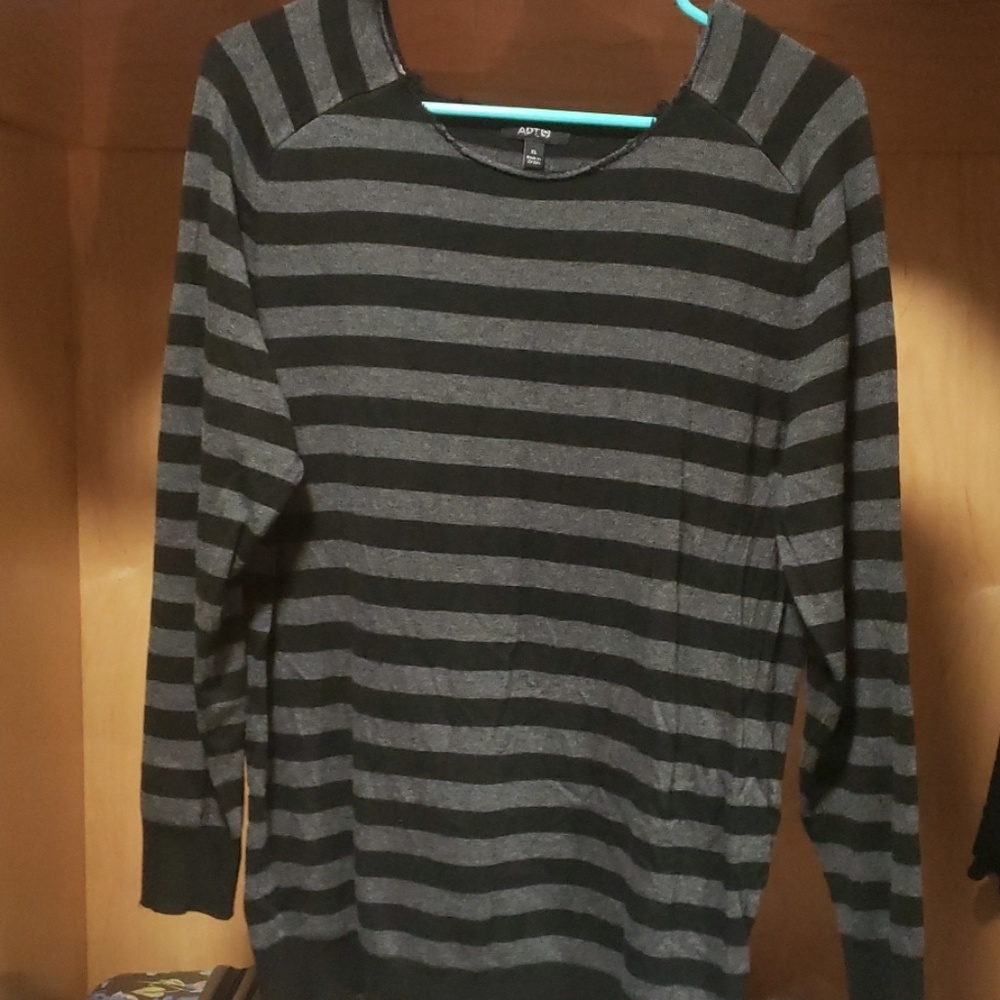 grey and black knit sweater